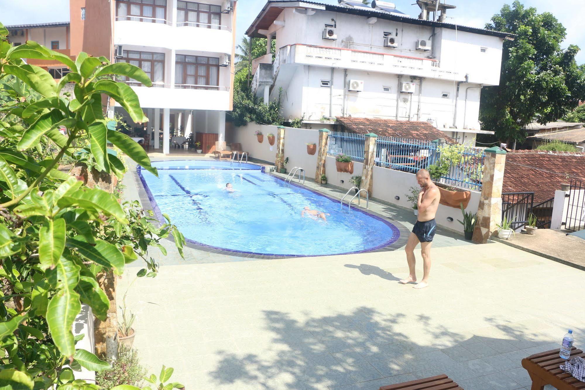 Lavendish Beach Resort Unawatuna Exteriör bild
