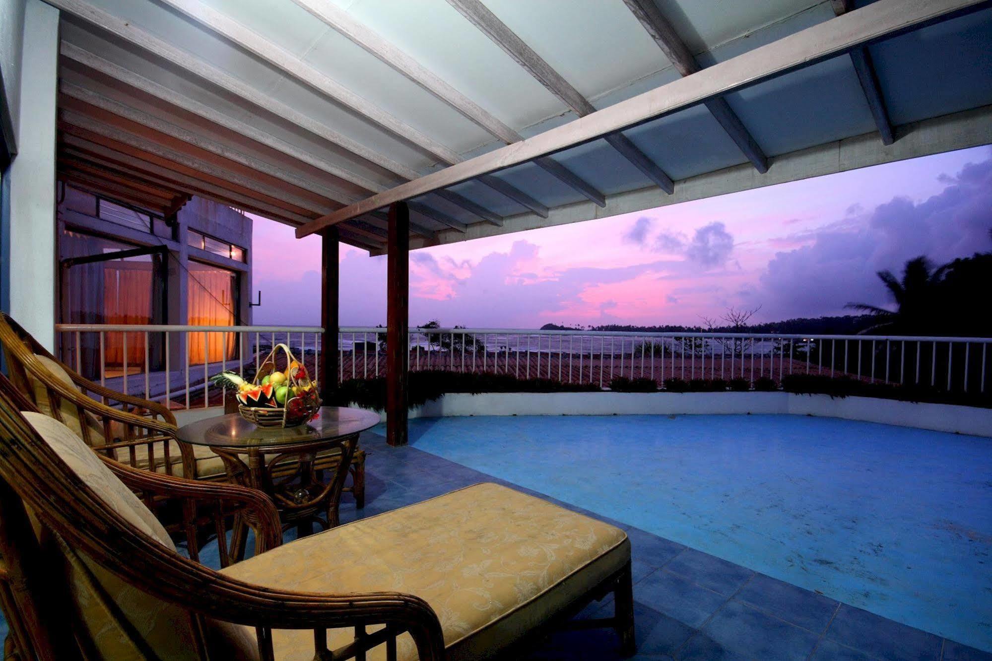 Lavendish Beach Resort Unawatuna Exteriör bild