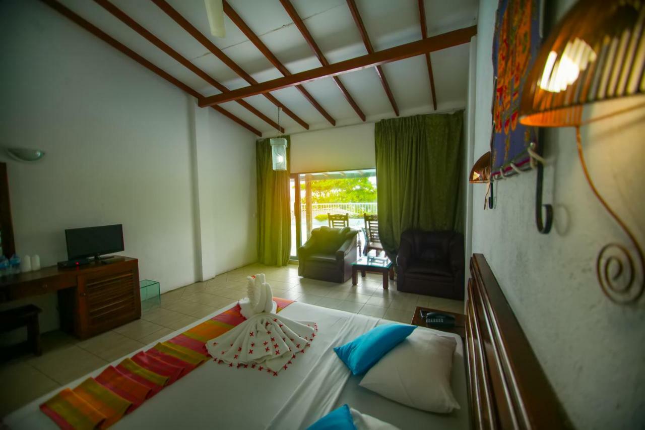 Lavendish Beach Resort Unawatuna Exteriör bild