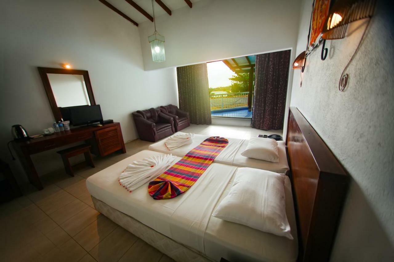 Lavendish Beach Resort Unawatuna Exteriör bild